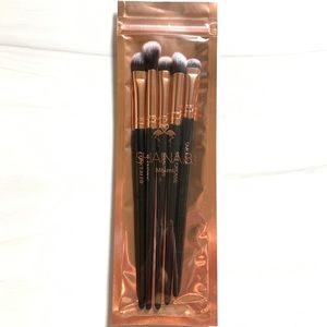 SHAINA B MIAMI Eyes On Miami 5 Piece Brush Set